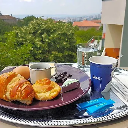 Paralax Ξενοδοχείο 2*